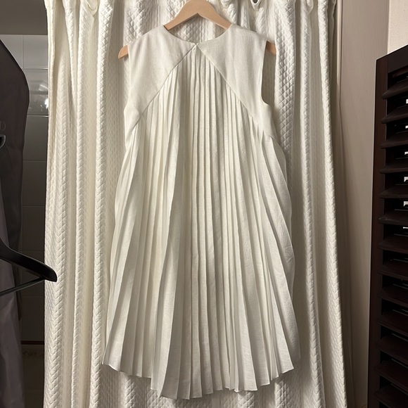 Sleeveless Adeam hi-lo pleated tunic. Made in Japan. Size small. 100% polyester - Picture 5 of 5